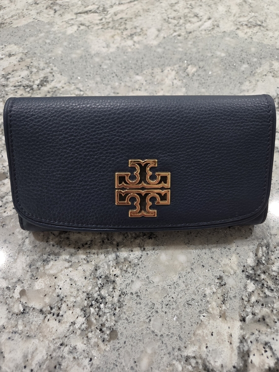 Tory Burch Handbags - Tory Burch Navy Pebbled Leather Wallet with Gold Logo Emblem